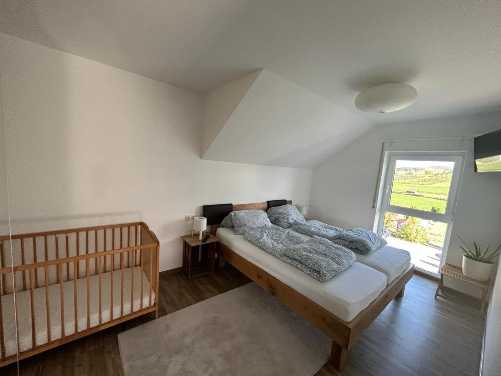 3 Zimmer Neubauwohnung In Der Schwaebischen Toskana Löwenstein Exteriér fotografie